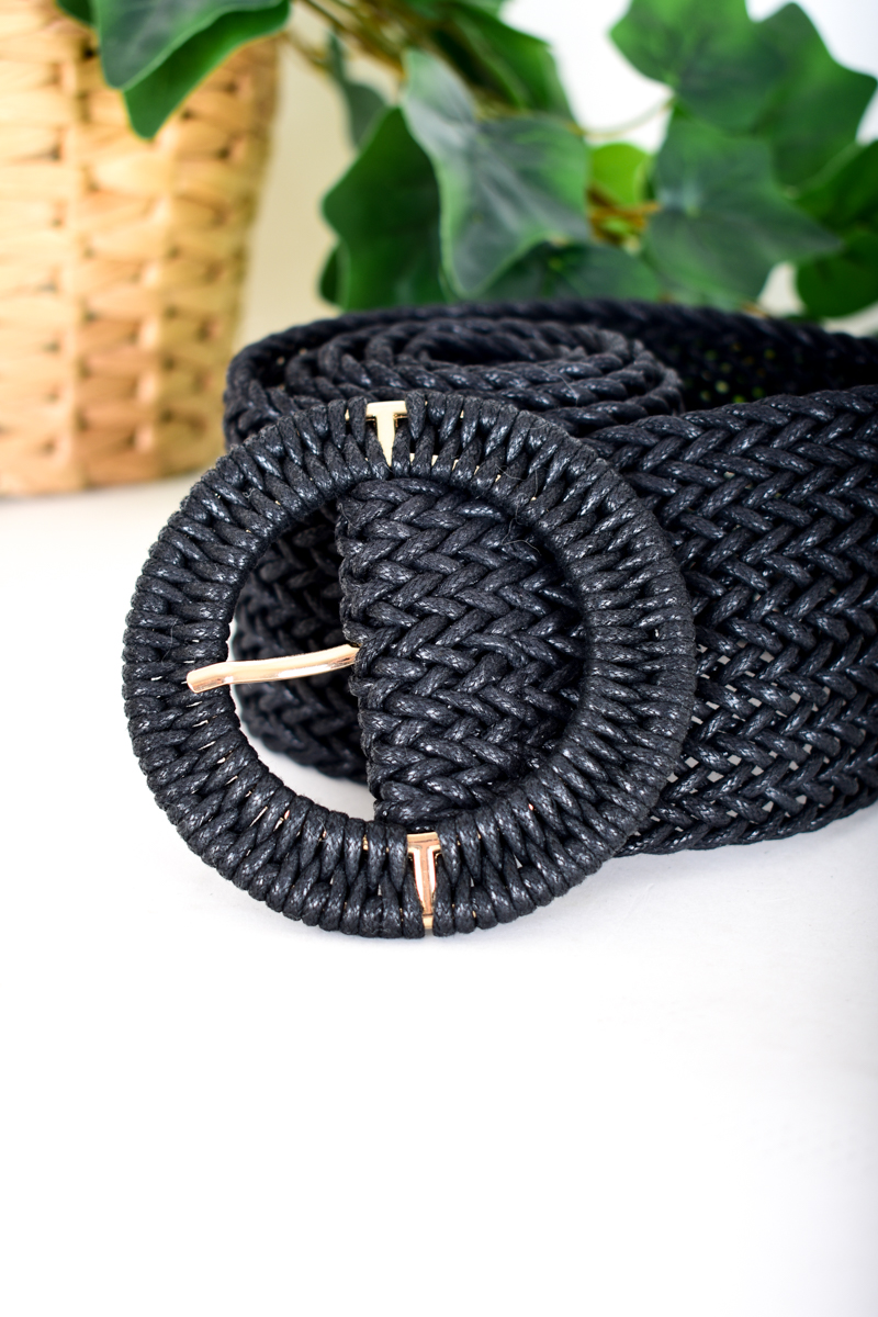 Γυναικεία πλεκτή ζώνη μαύρη Camila με στρογγυλή αγκράφα και μεταλλικά στοιχεία